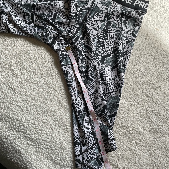 Nike pro spandex (snake skin print) - Picture 7 of 16